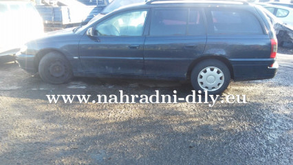 Opel Omega combi modrá na díly ČB / nahradni-dily.eu