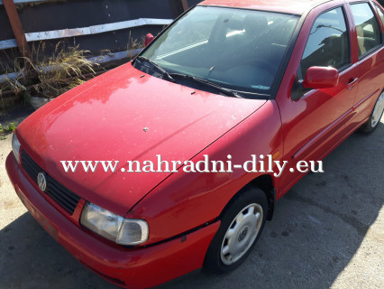 VW Polo červená na náhradní díly Brno / nahradni-dily.eu