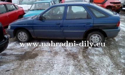 Ford escort sedan modrá na díly České Budějovice / nahradni-dily.eu