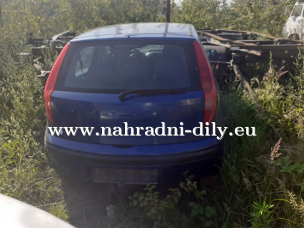 Fiat Punto modrá na náhradní díly Pardubice / nahradni-dily.eu