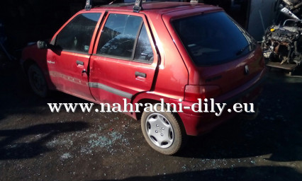 Peugeot 106 vínová metalíza na náhradní díly